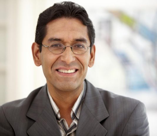 De estudiar física en el Perú a ser el CEO de una empresa de computación cuántica en Europa